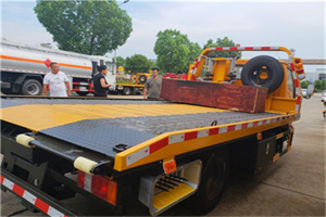 兴山附近拖车电话号码服务